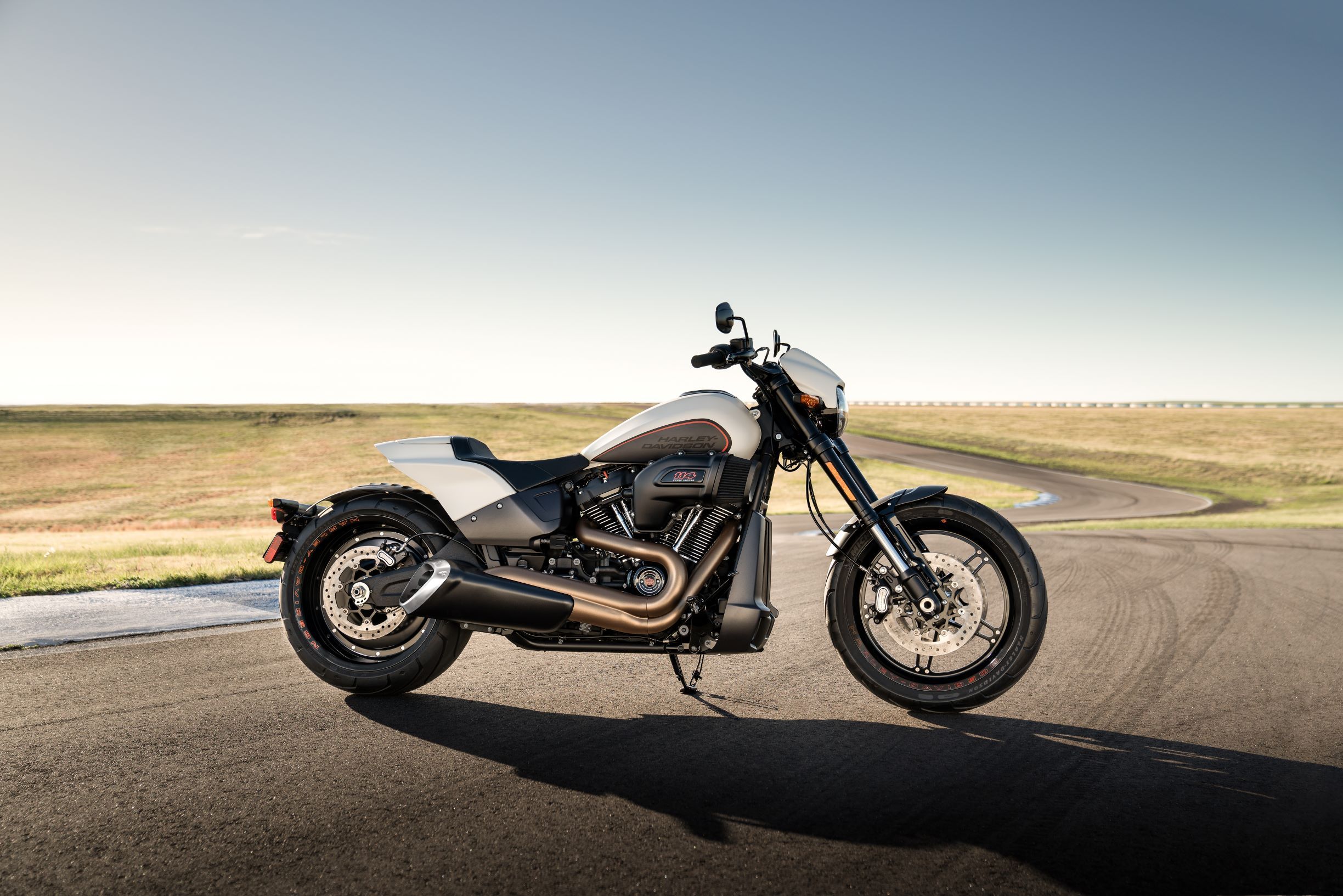 Harley-Davidson® Santiago ya ofrece en Chile la nueva motocicleta FXDR 114  - Tour Motor